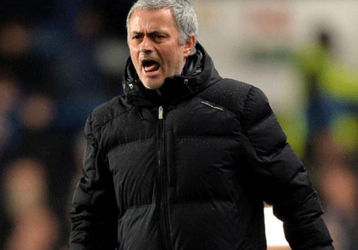 Jose Mourinho u problemima, navijači Chelseaja naprosto 