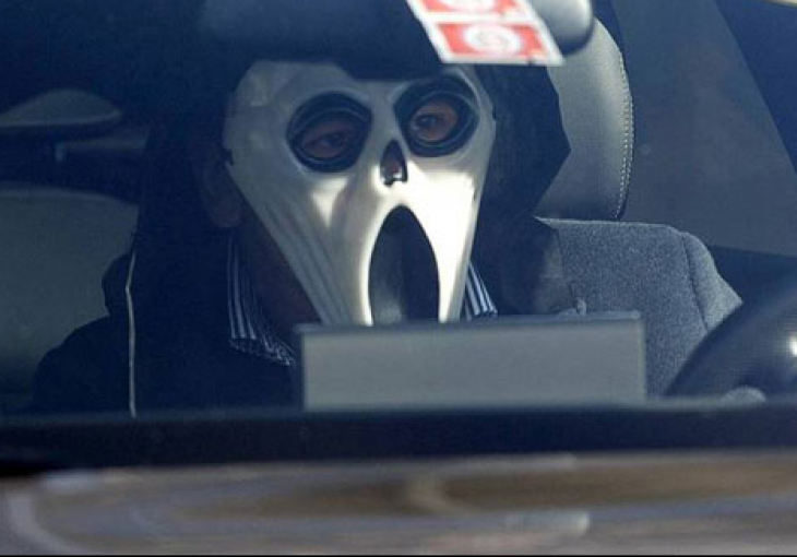 Iz Dinamovih prostorija izjurio lik sa maskom