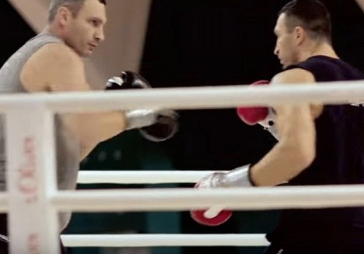 Braća Klitschko opet zajedno u ringu: Vitaliji priskočio u pomoć pred veliku borbu