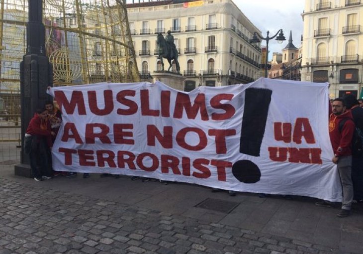 Navijači Galatasaraya: Muslimani nisu teroristi