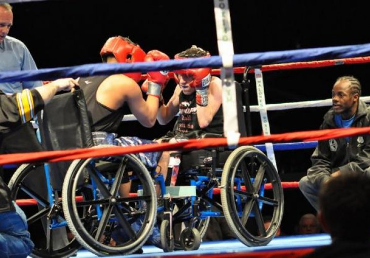 Prvi meč u historiji: Profesionalni boks u invalidskim kolicima