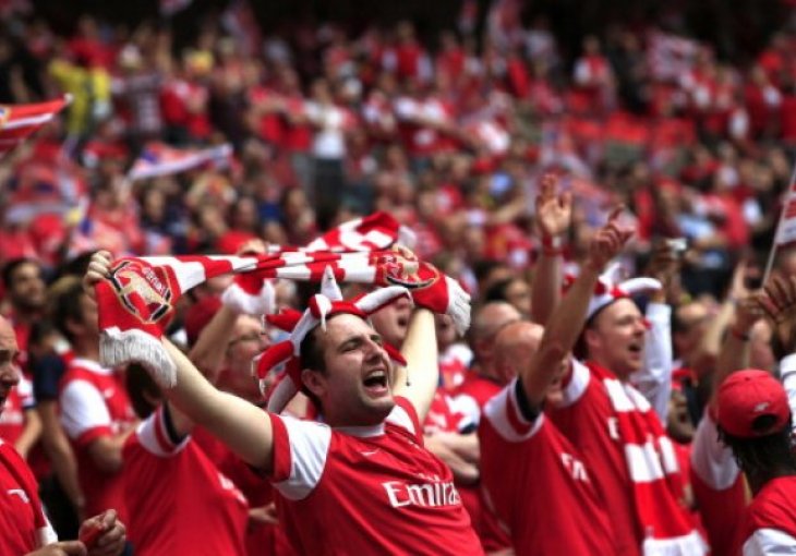 Genijalni navijač Arsenala: Dao otkaz kako bi klub mogao kupiti nekog igrača