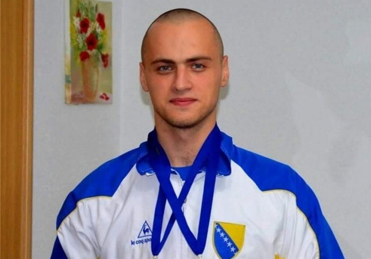 Edin Vučelj nakon historijskog uspjeha: Ponosan sam na bronzanu medalju koju sam osvojio za svoju domovinu