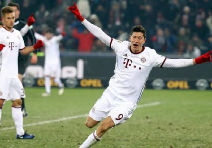 Lewandowski u nadoknadi spasio Bayern sramote! (VIDEO)
