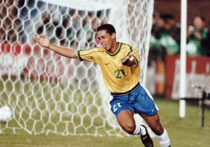 Slavlje Ronaldinha nakon prvog gola za Brazil je zapanjujuće (VIDEO)