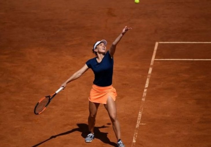 WTA TURNIR RIM: Simona Halep prva finalistica
